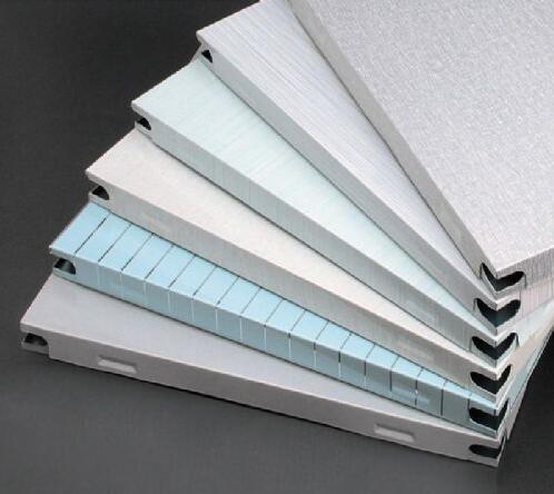 四个部分精挑卫浴间的铝扣板