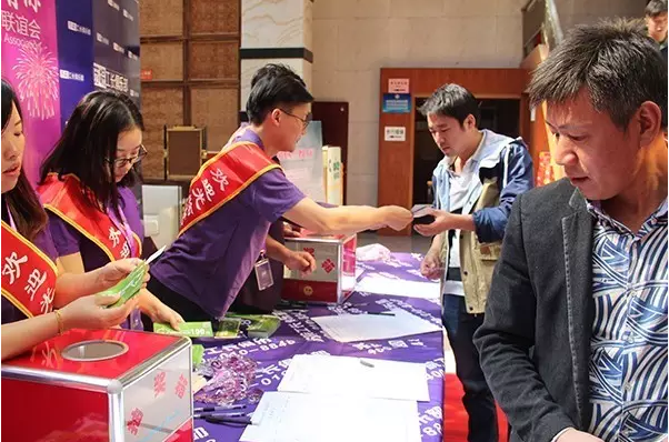 1475145108112820.png blob.png