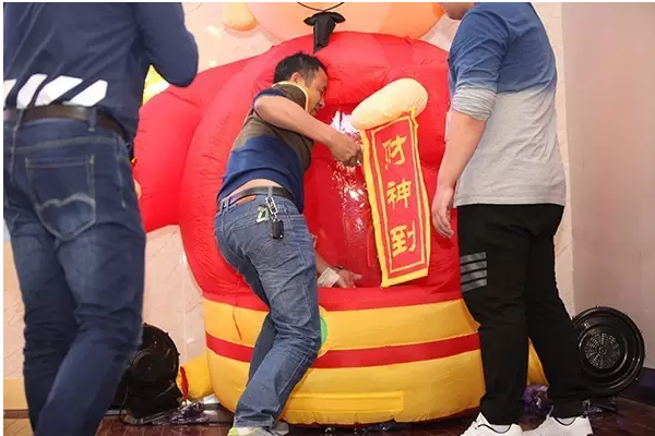 1475145479245109.png blob.png