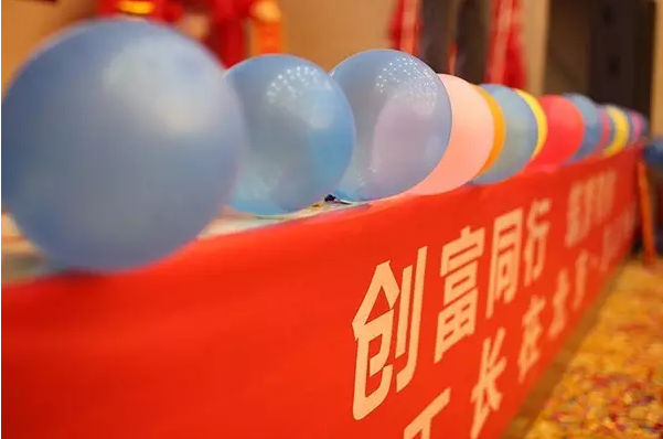 1475145518959307.png blob.png