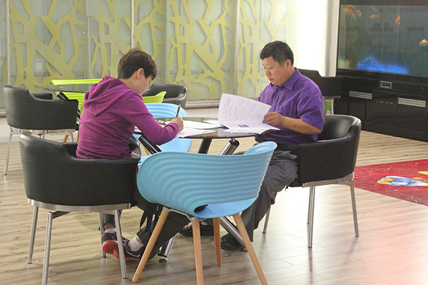 琚泽光工长鹏润家园100㎡老房签约现场