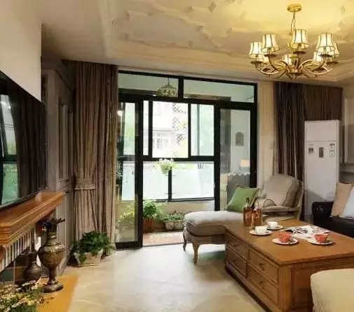 阳台与客厅要不要做隔断?99%的人在纠结 阳台与客厅要不要做隔断?99%的人在纠结