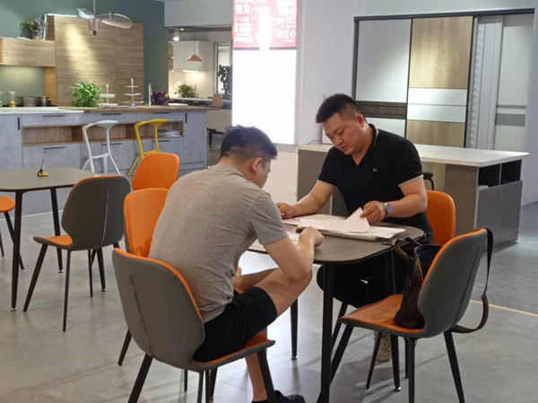 1623225699761855.jpg 李四忠4.jpg